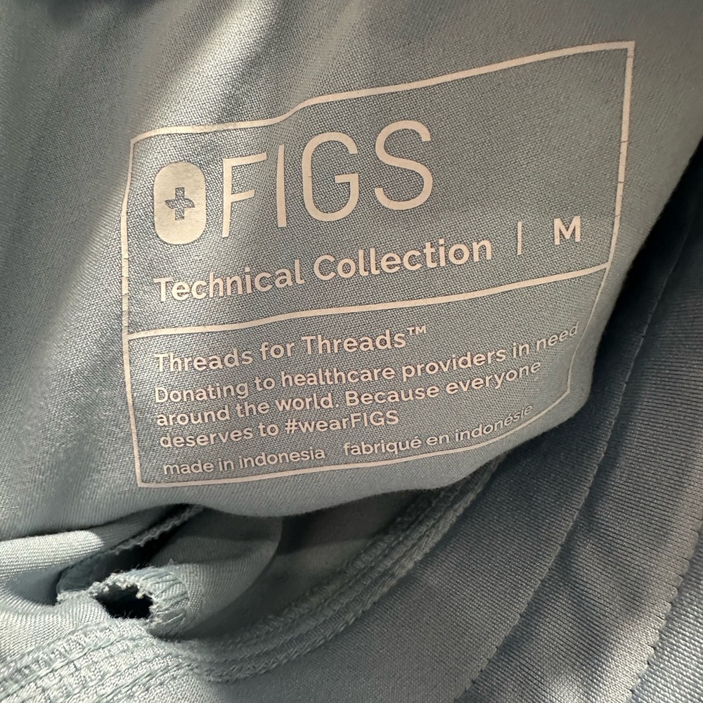 Figs Light Grey/Blue Scrub Top and Jogger Scrub Pants - Picture 4 of 4